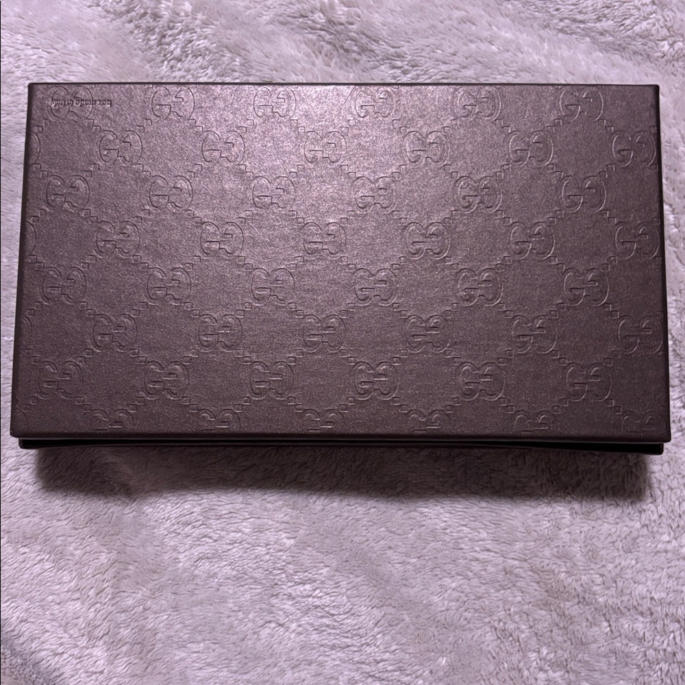 Gucci Embossed Dark Brown Wallet Gift Box… 6x10 Inches… Comes w Tissue Paper - Picture 2 of 4